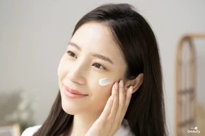 ขั้นตอนที่ 3 - ทาให้ทั่ว เกลี่ยเบา ๆ เพื่อให้ครีมซึมเข้าผิว