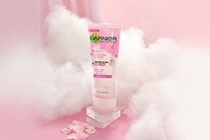 วิปโฟมล้างหน้าผสานสารสกัดจากซากุระ และ ไฮยาลูรอนิค เซรั่ม