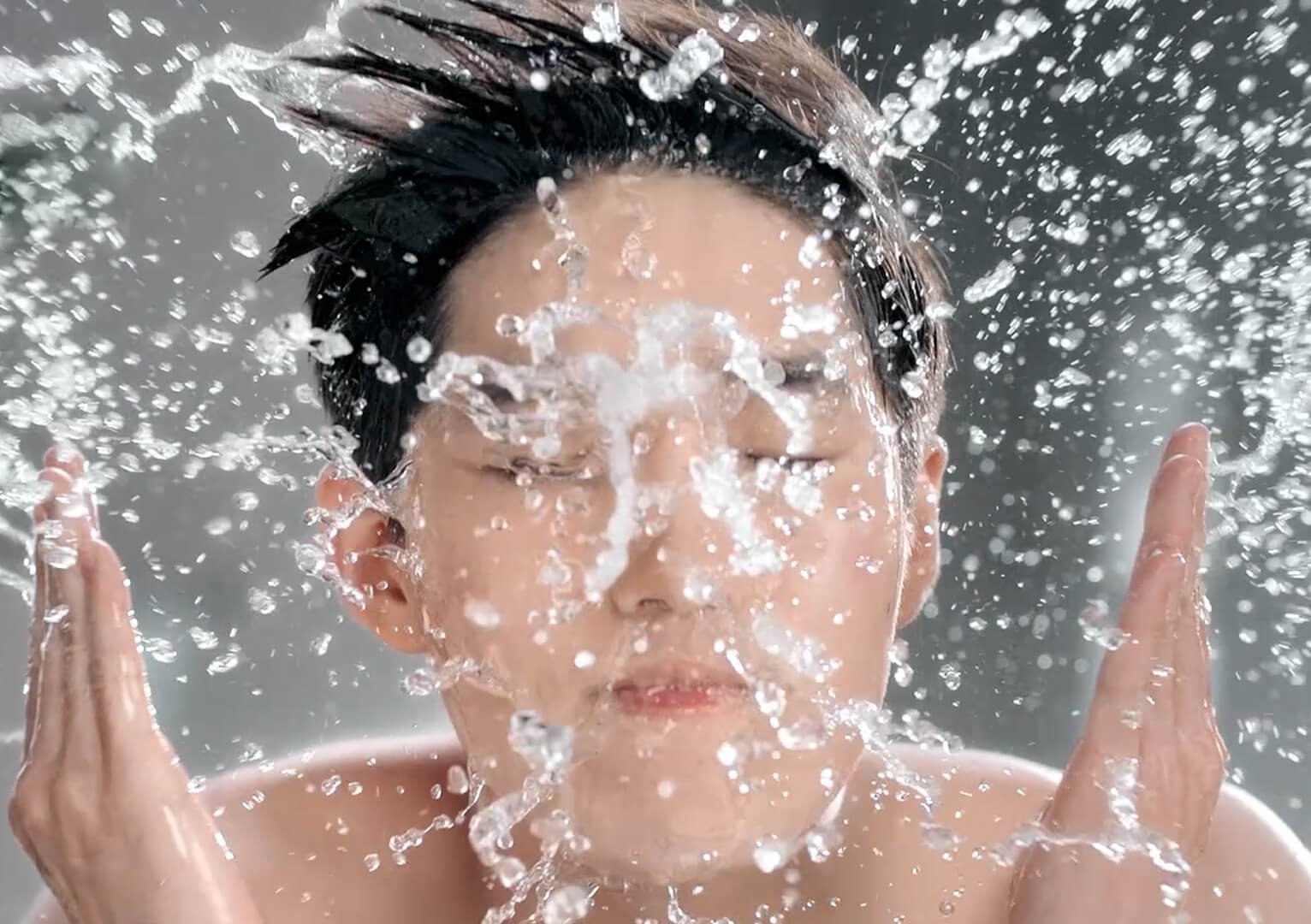 ชำระล้างสิ่งสกปรกออกจากใบหน้า