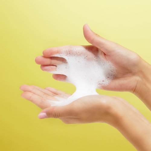 โฟมล้างหน้าลดสิว