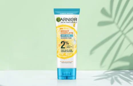 การ์นิเย่ ไบรท์ คอมพลีท แอนตี้-แอคเน่ คลีนซิ่ง โฟม