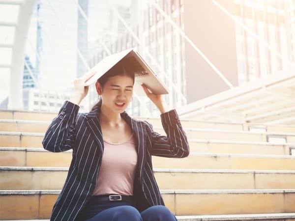 เลี่ยงแสงแดด