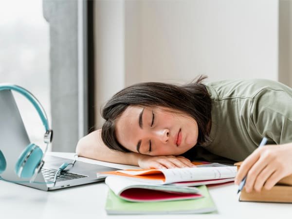 พักผ่อนไม่เพียงพอ