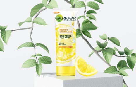 โฟมล้างหน้าการ์นิเย่ สูตรเผยผิวสะอาด สว่างกระจ่างใส